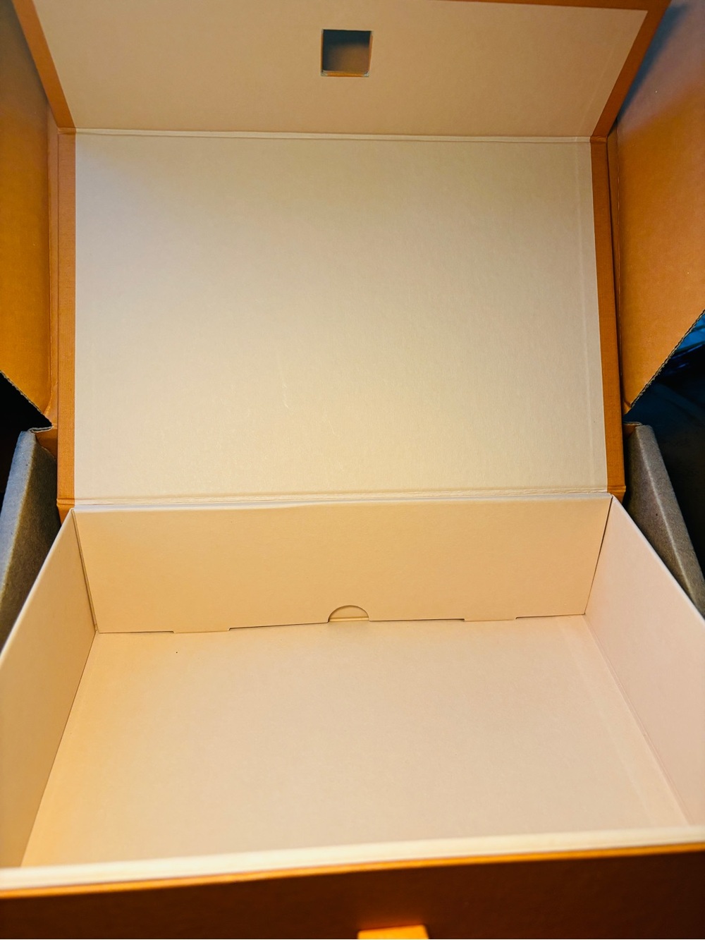 Authentic Louis Vuitton Signature Orange Textured Gift Box Approx.11” x 7” x 3” - Picture 12 of 12